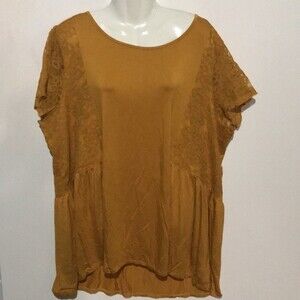 Kate & Mallory Lace Detailed Hi-Lo Top - NWOT